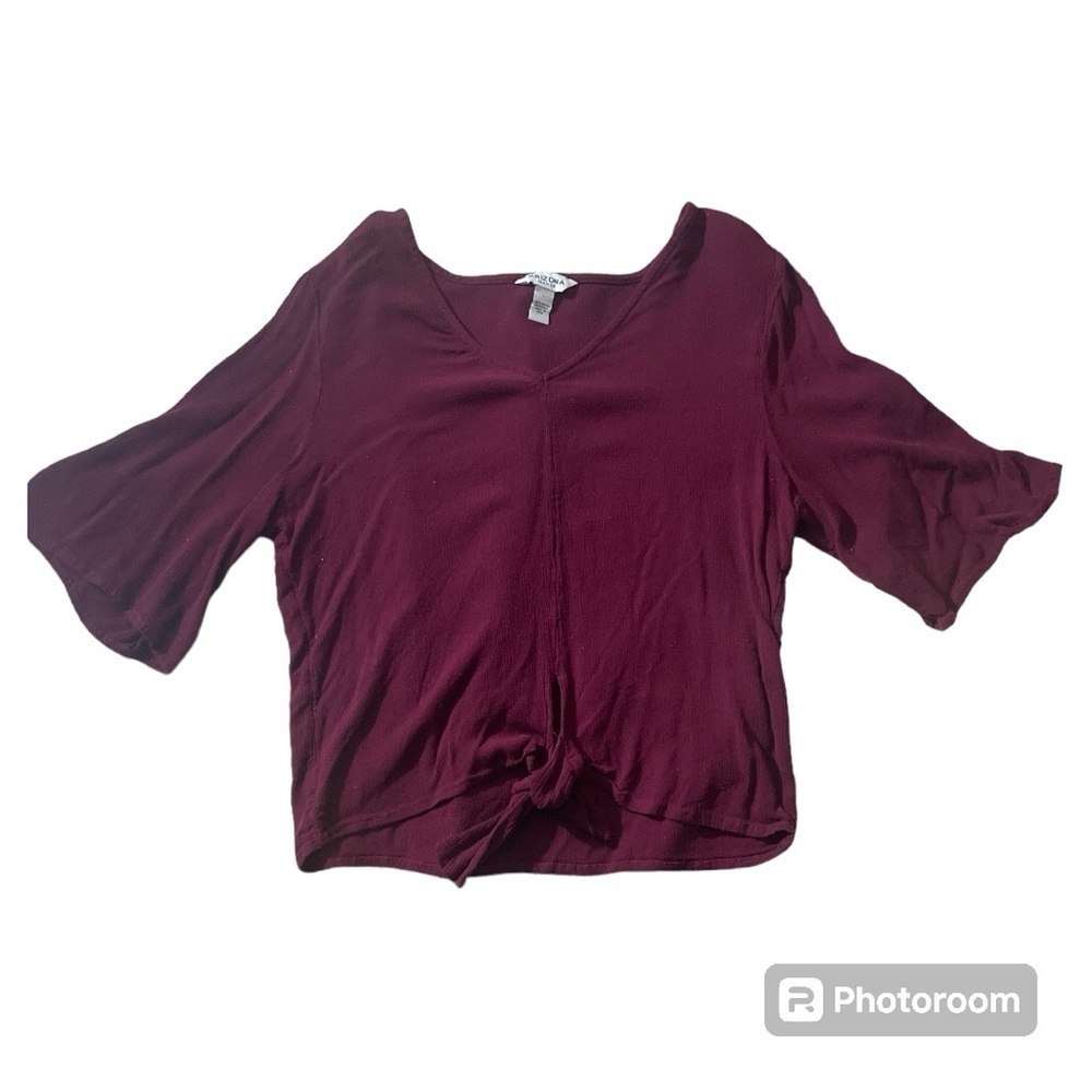 Arizona Jean co. Burgundy tye up cropped blouse.